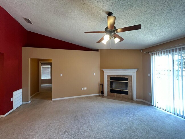 Foto del edificio - 267 Limestone Cir