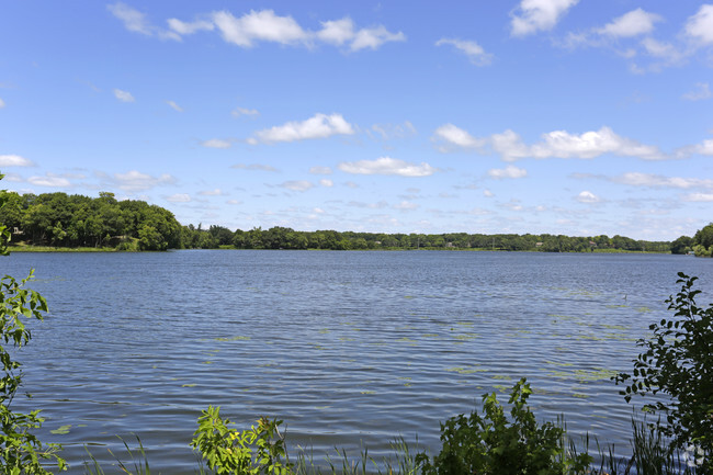 Building Photo - Gleason Lake