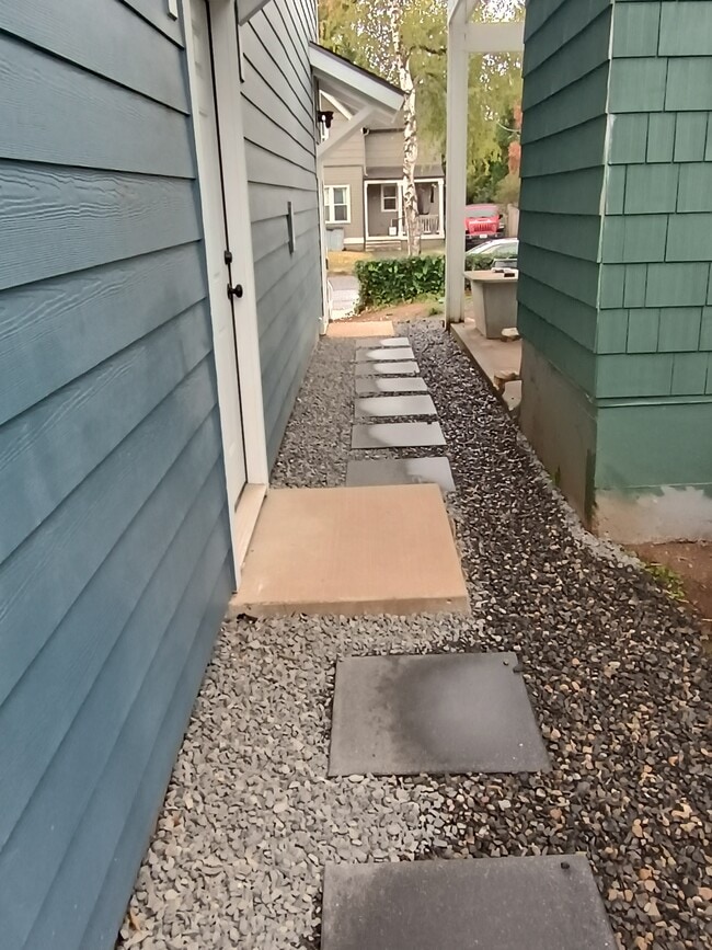 Building Photo - 1815 G St