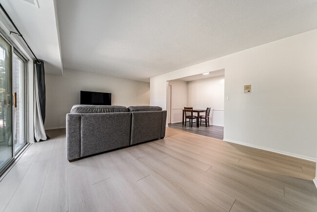 Building Photo - 1930 King James Pkwy