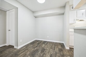 Building Photo - 3800 Sherwood Ln