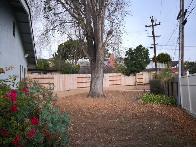 Building Photo - 399 Jaycee Dr