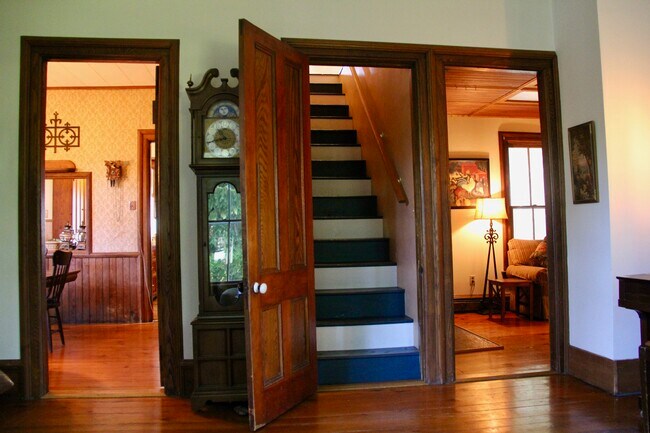 Foto del edificio - 235 Harvey Hill Rd