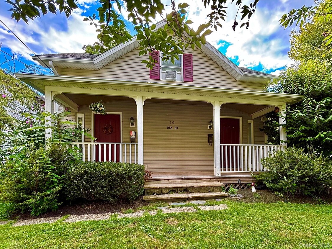 Primary Photo - 30 Oak St