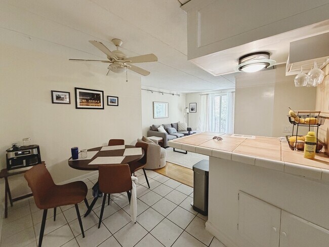 Foto del edificio - 761 E 6th St