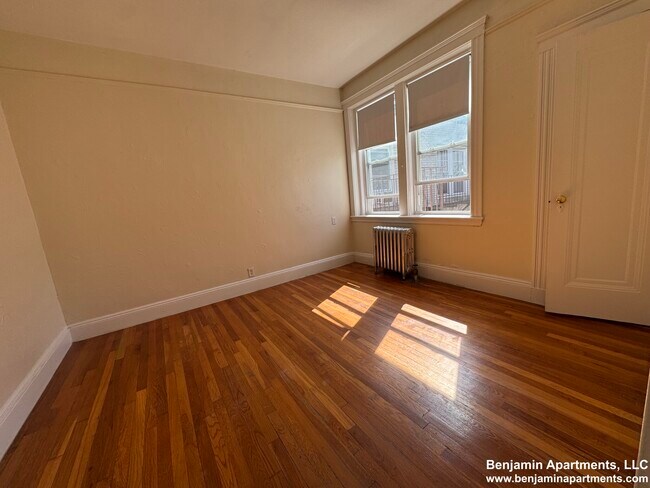 Foto del edificio - 1690 Commonwealth Ave