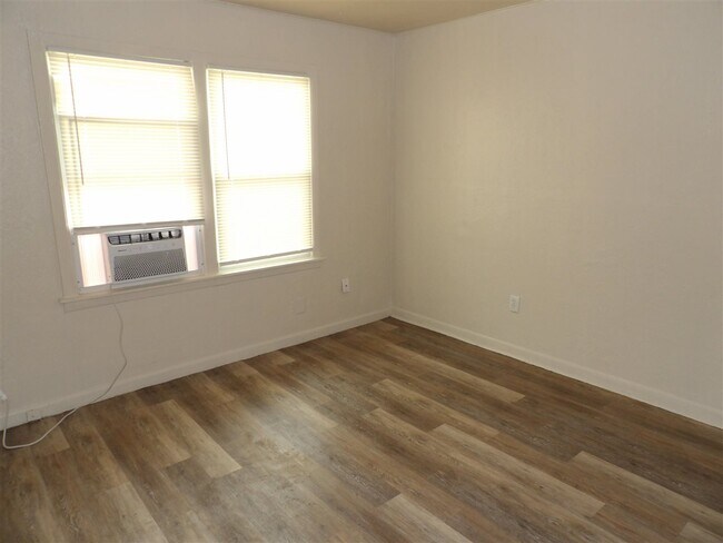 Foto del edificio - 2020 NW 24th St