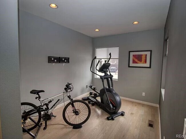 Foto del edificio - 10837 Truckee Cir