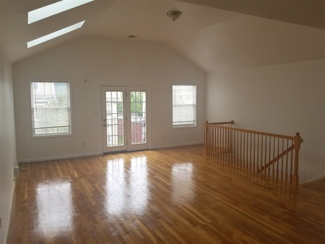 Building Photo - 29 Bostwick Ave
