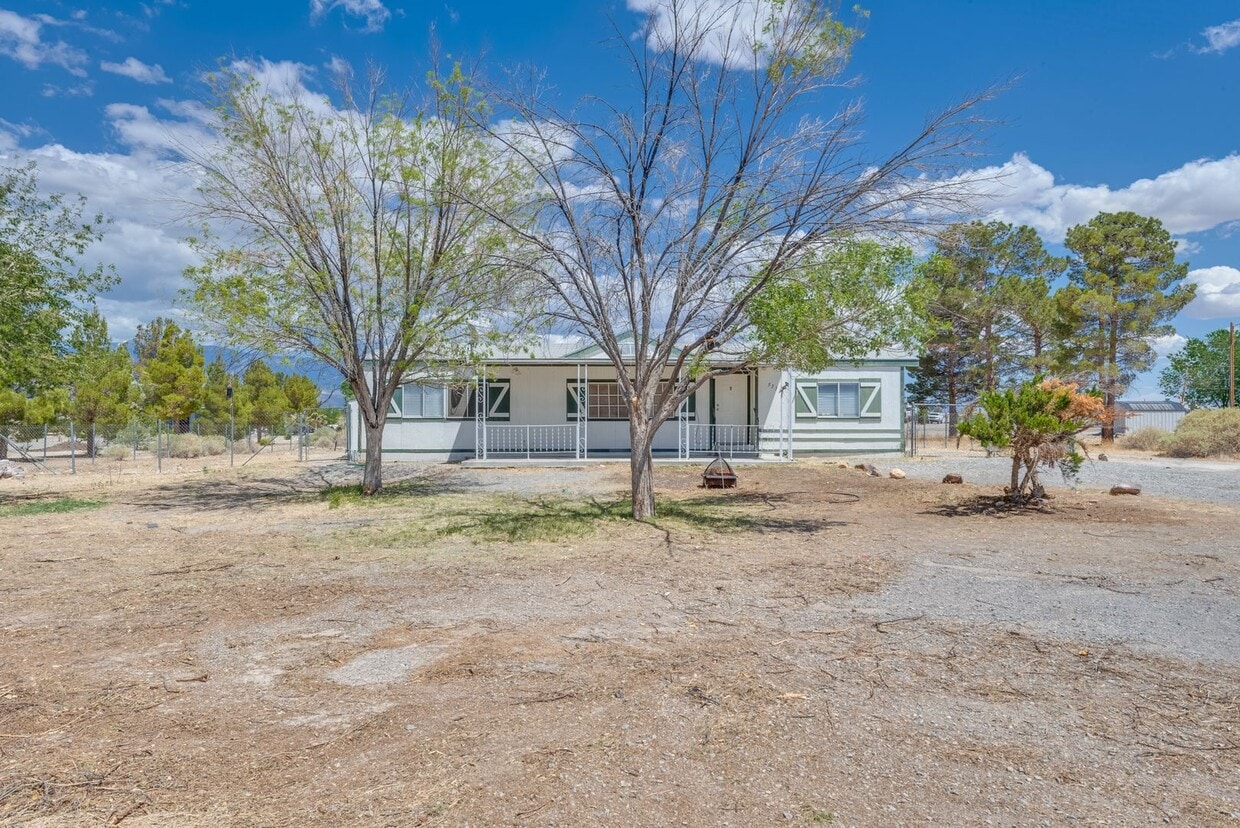Primary Photo - Three bed, 2 full bath, manufactured home ...