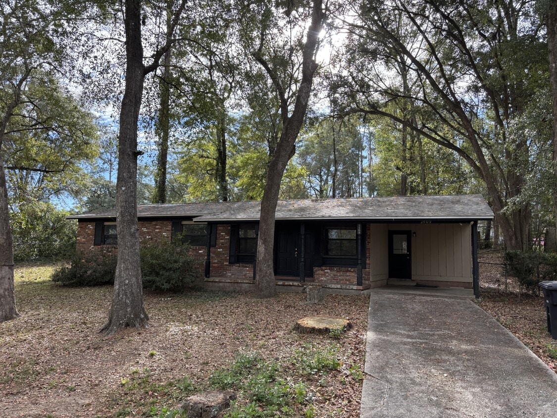Photo - 2409 Almond Dr (Tallahassee, FL)