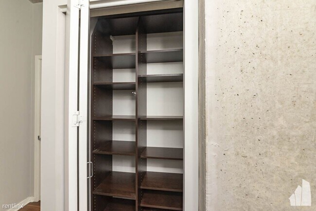 Foto del edificio - 2 br, 2 bath Condo - 700 N Larrabee St Apt...