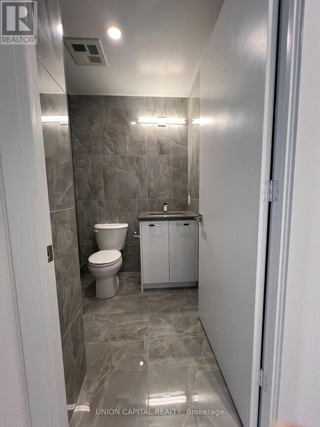 Photo du bâtiment - 195 McCaul St