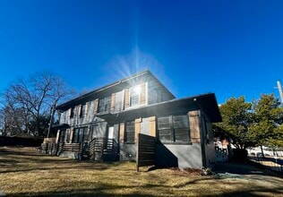 Building Photo - 410 5th St S