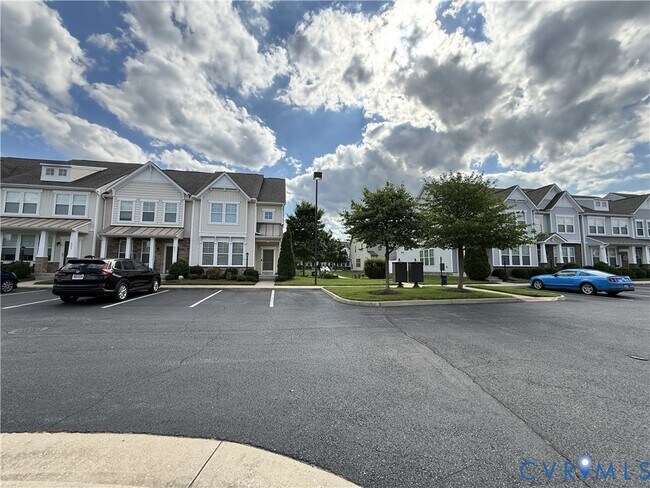Foto del edificio - 8049 Ellendale Dr