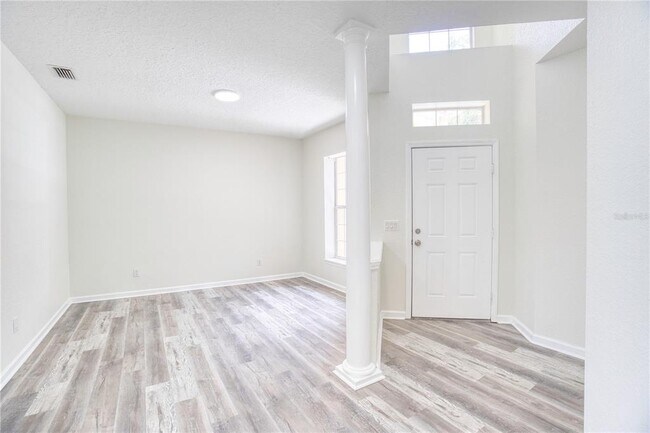 Foto del edificio - 7330 Cypress Grove Rd