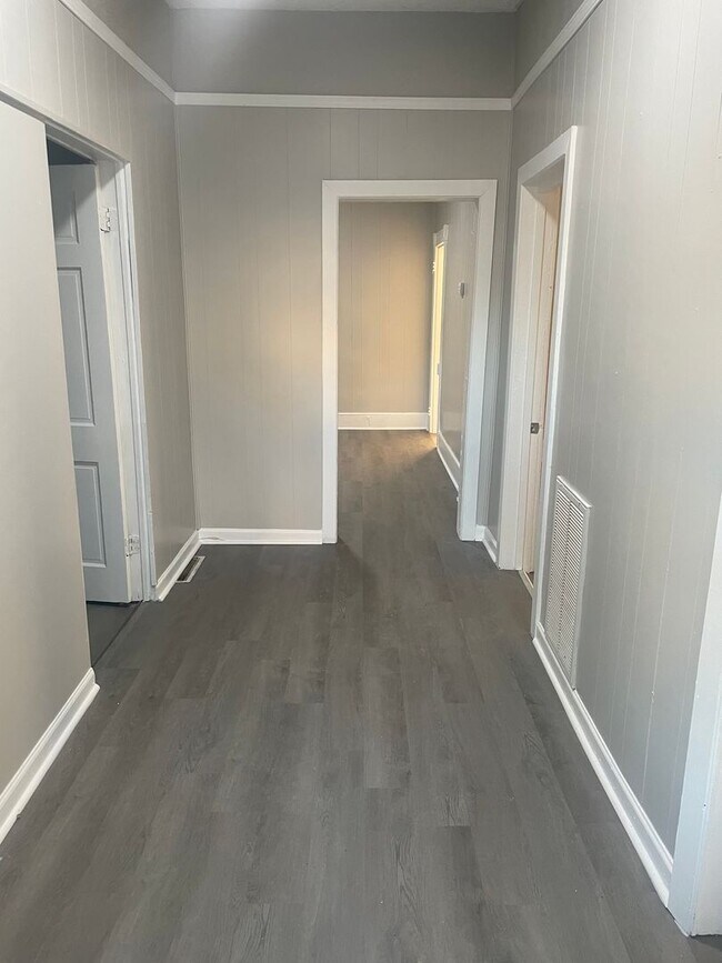 Foto del edificio - 3 br 1 bath house for rent