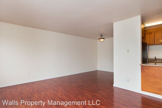 Foto del edificio - 5210 Russell Ave NW