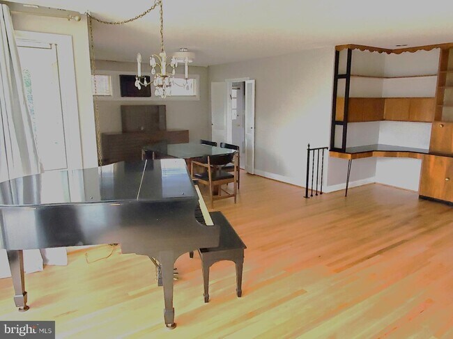 Foto del edificio - 3219 Northbrook Rd