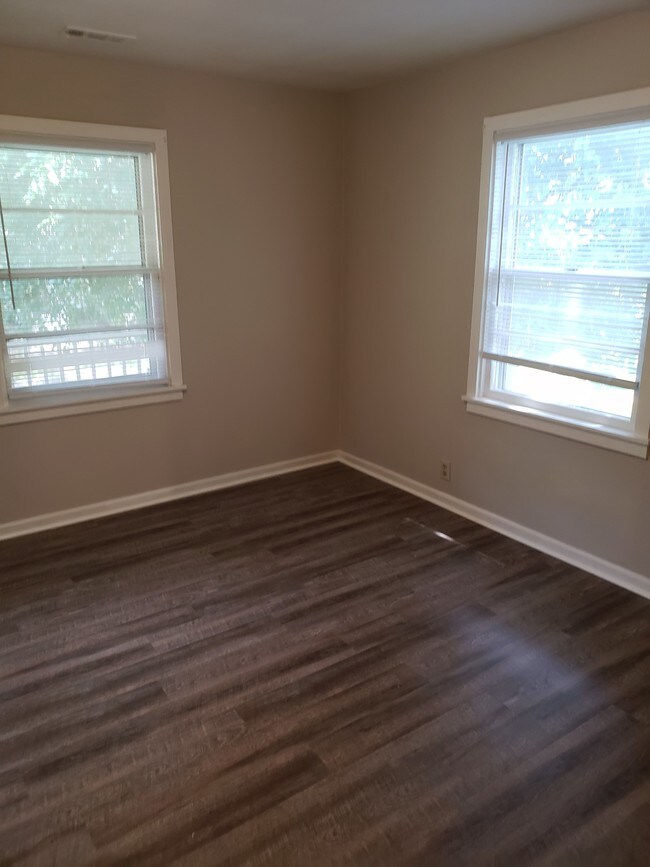 Foto del edificio - 1141 NE Chester Ave