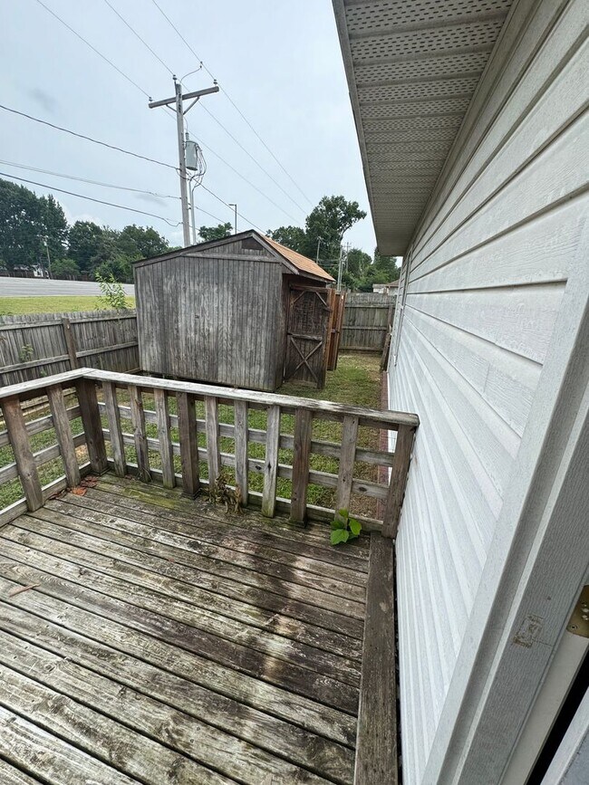 Building Photo - 42 Robbye Ln