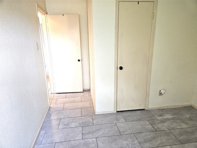 Foto del edificio - 8215 Summer Quail Dr