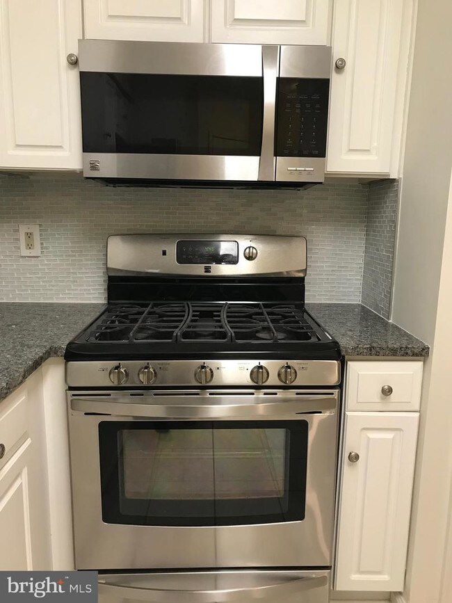 Foto del edificio - 315 Eagles Landing Ct