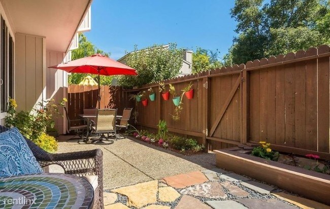 Foto del edificio - 864 Tamalpais Ave