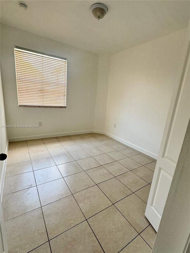 Foto del edificio - 2711 SE 16th Ave