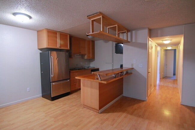 Building Photo - Great Price! Even Better Location!