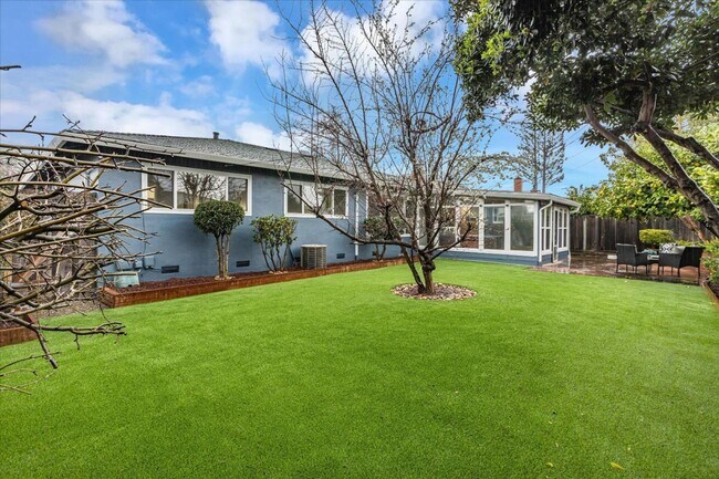Foto del edificio - Charming 3-Bedroom Home in Prime Cambrian ...