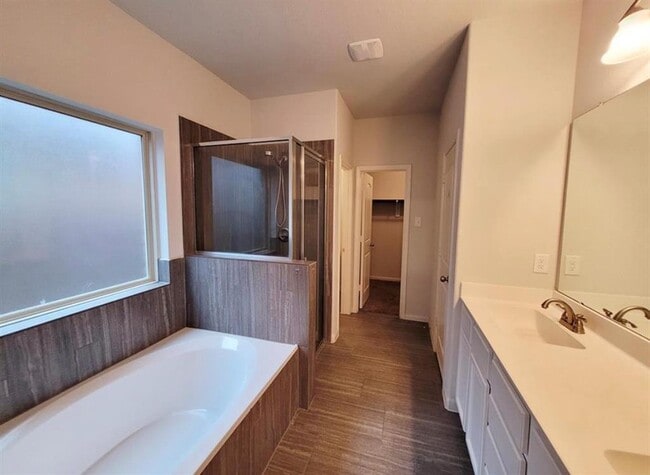 Foto del edificio - 14723 Garner Falls Trl
