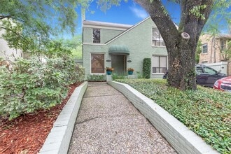 Building Photo - 2038 Bissonnet St