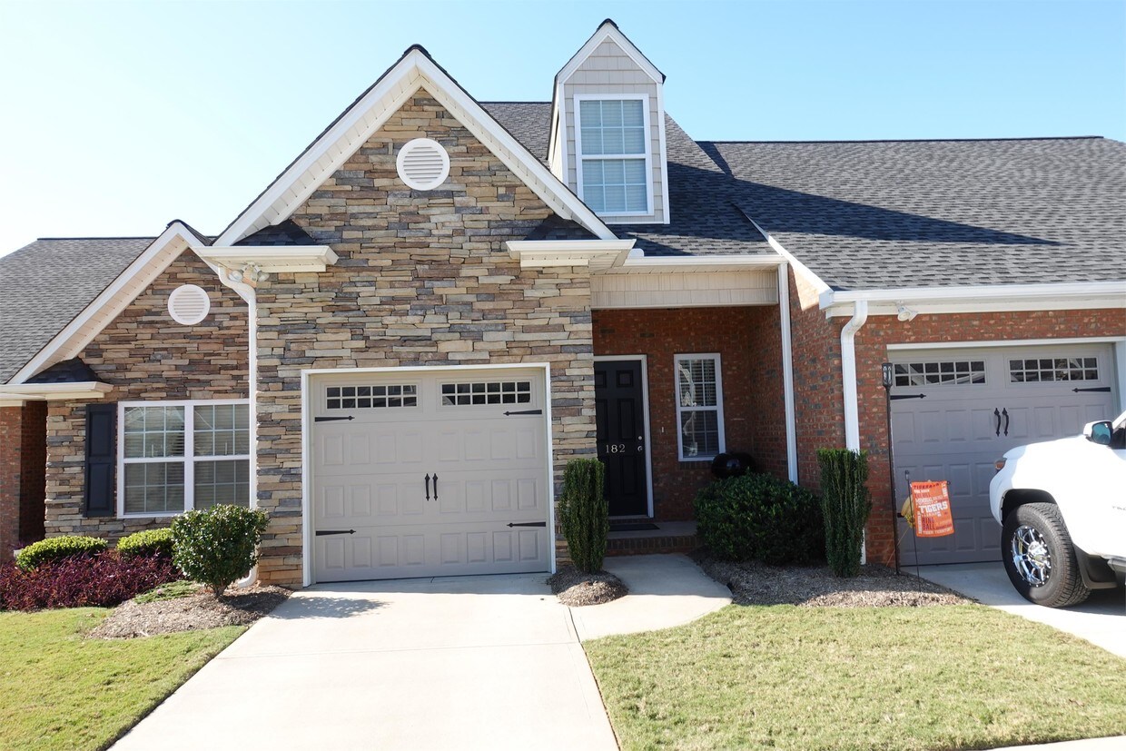 Foto principal - 182 Middleton Park Ln