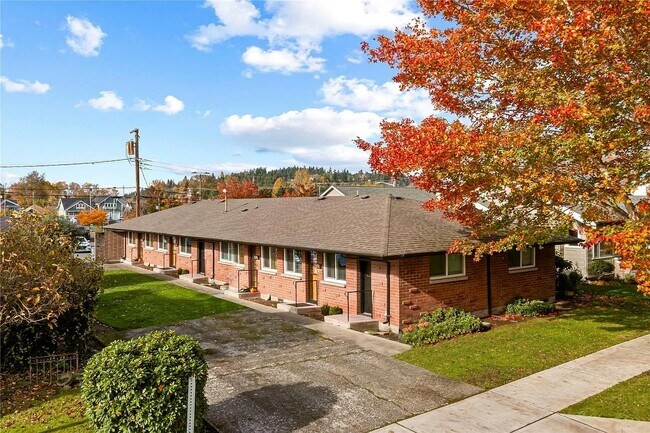 Building Photo - 808 Ryan Ave