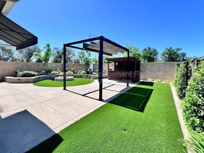 Foto del edificio - 2038 N Perry Ln