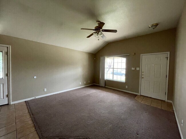 Building Photo - 4806 John David Dr