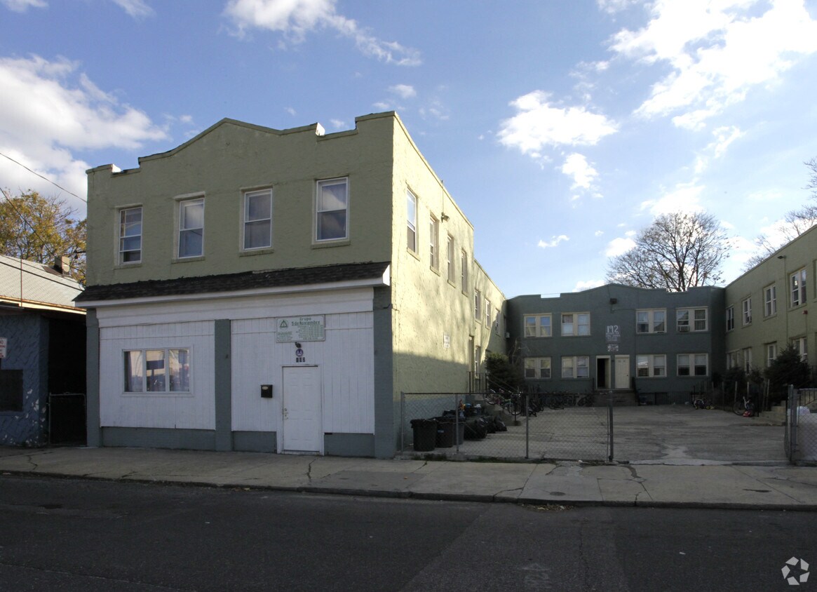 Building Photo - 192 Belmont Ave