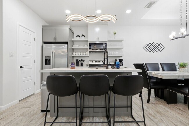 Building Photo - 1809 Pease St