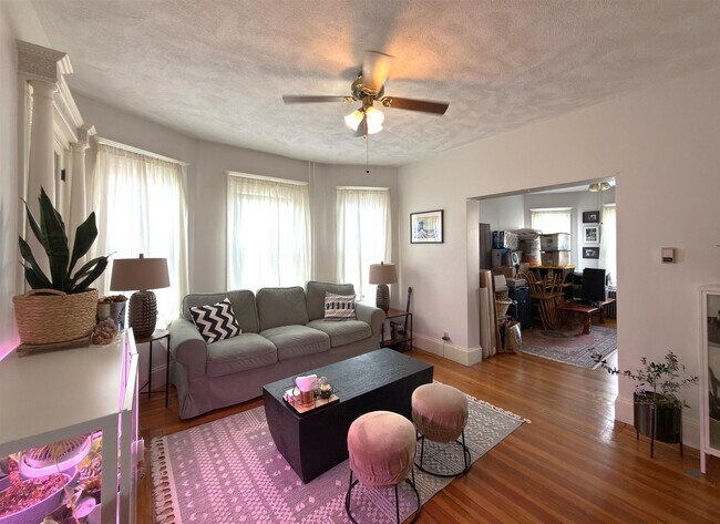 Foto del edificio - 9 Amaranth Ave