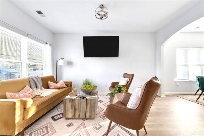 Foto del edificio - 56 Holly Rd NW