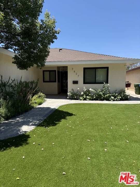 Building Photo - 7627 Encino Ave