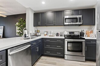 Building Photo - 2309 S Cypress Bend Dr