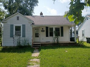 Building Photo - 2815-2815 1/2 S Pershing Dr