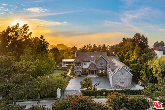 Foto del edificio - 3170 Kings Ct