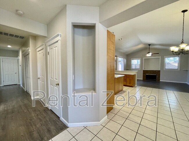 Foto del edificio - 233 Craftman Ct
