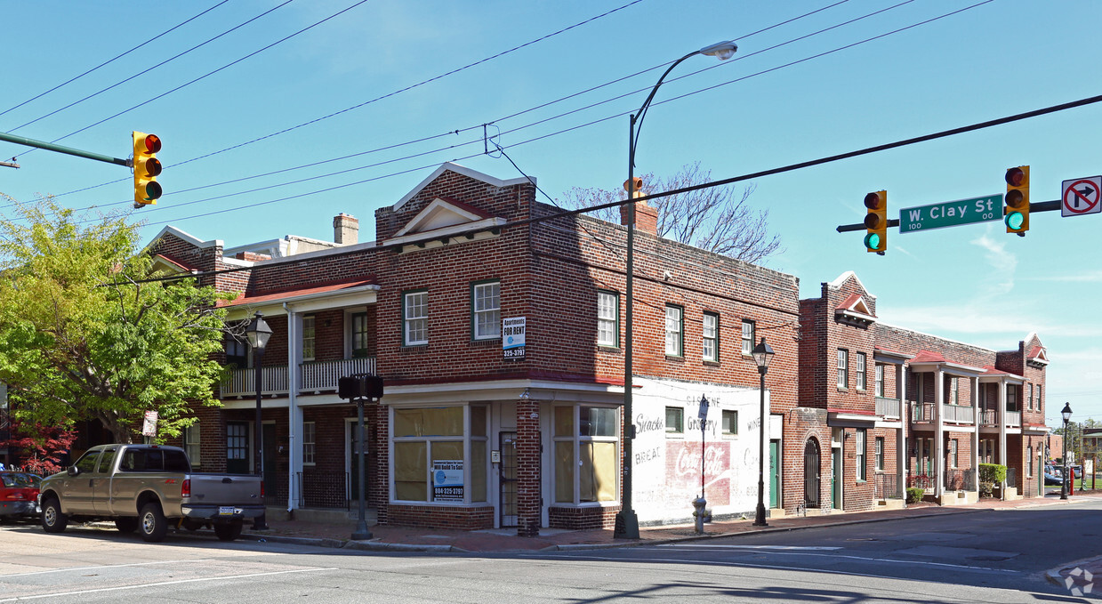 Primary Photo - 100-104 W Clay St
