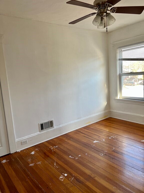 15 Baltic St Unit 1, Attleboro, MA 02703 Room for Rent in Attleboro