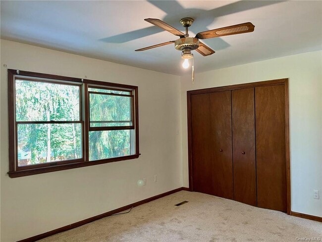 Foto del edificio - 80 Mallory Ln