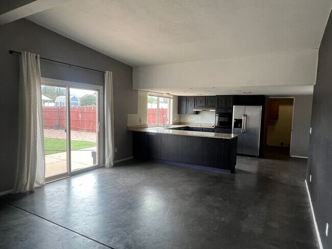 Foto del edificio - Room for all your toys, large and small!